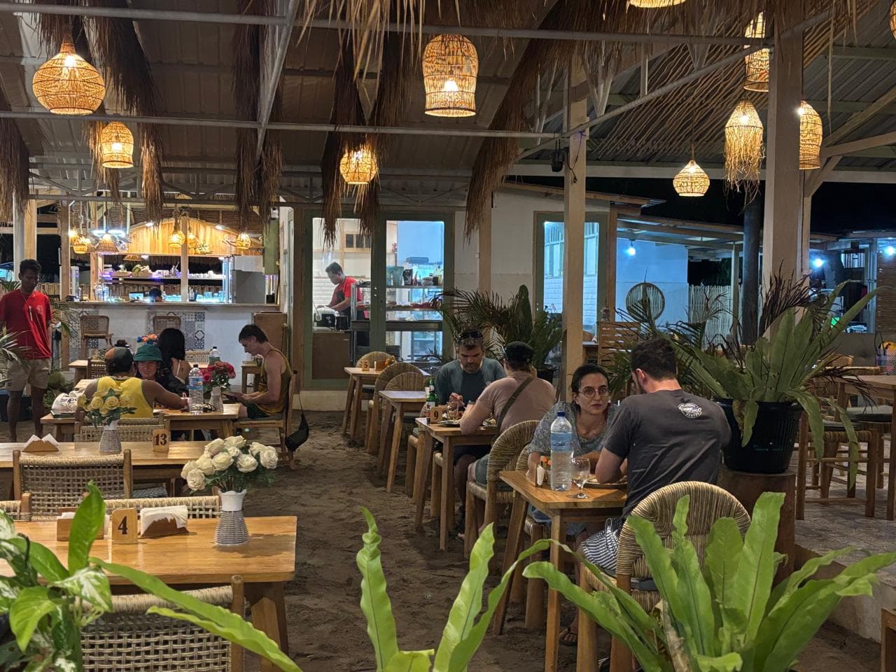 Pantai Hans Beach Bar & Grill 3