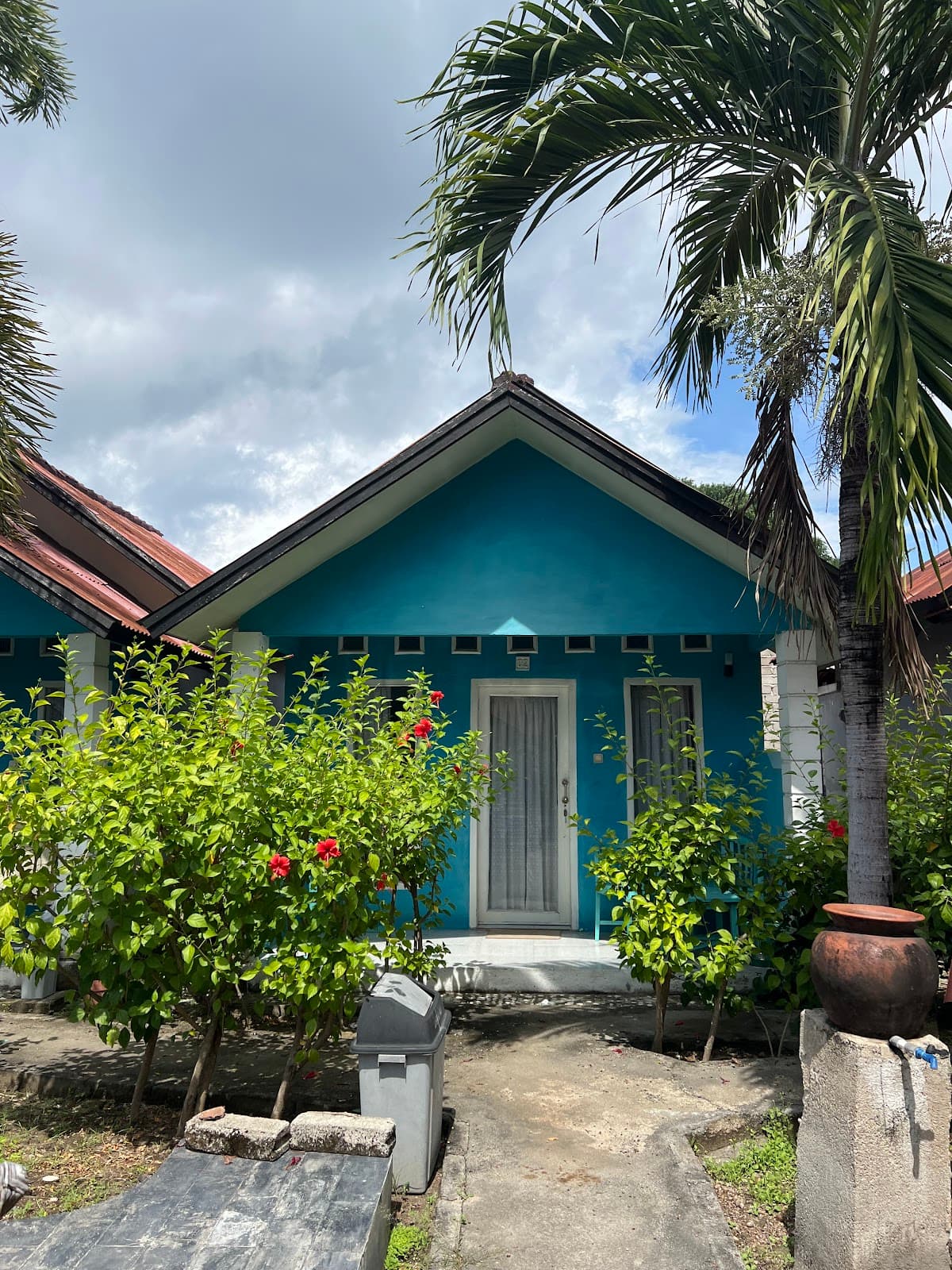 Sister Bungalow 3