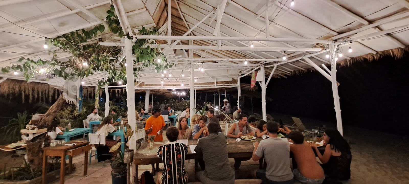 Adeng Adeng Beach Bar