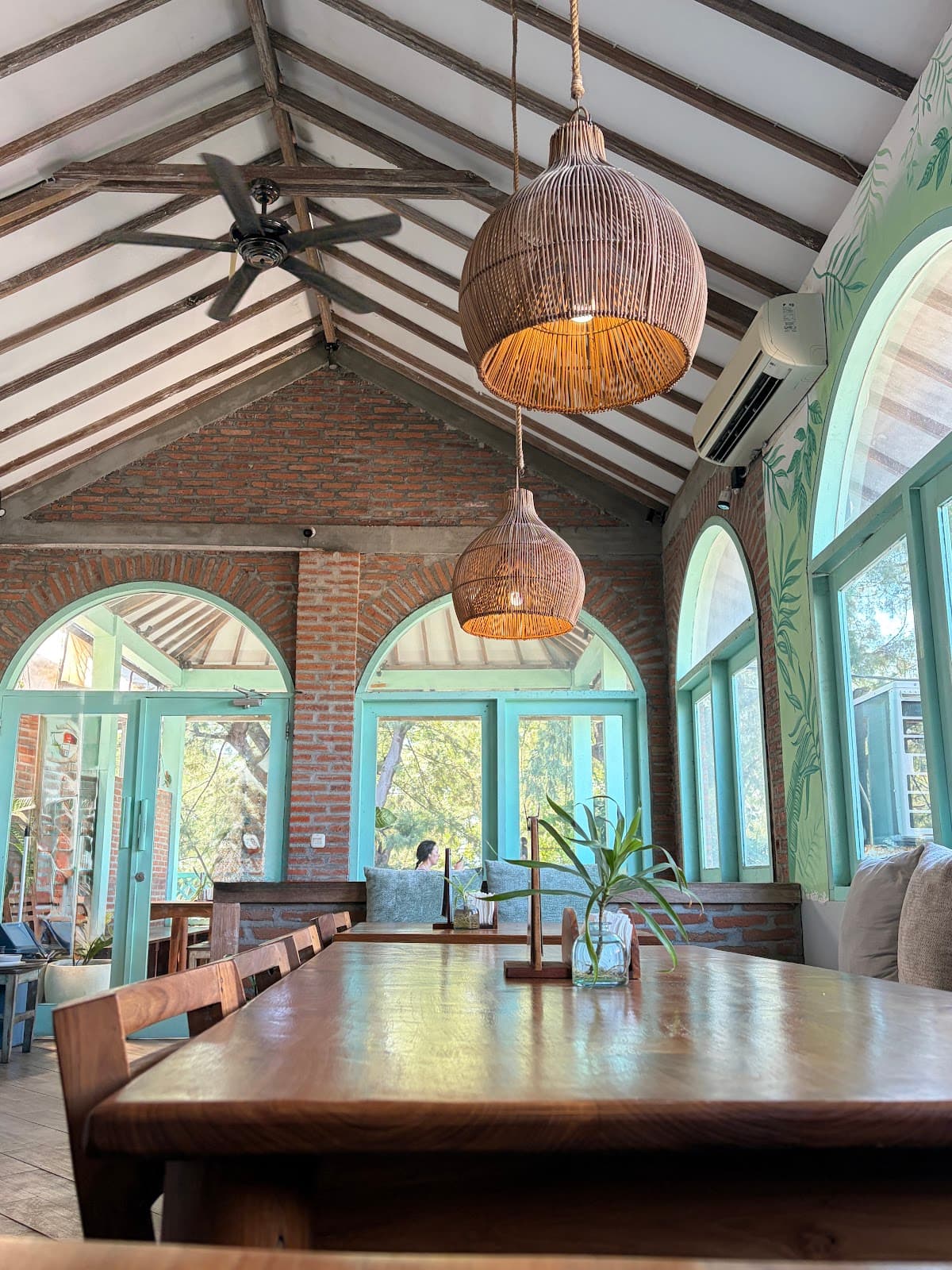 The Banyan Tree Bar & Restaurant 2
