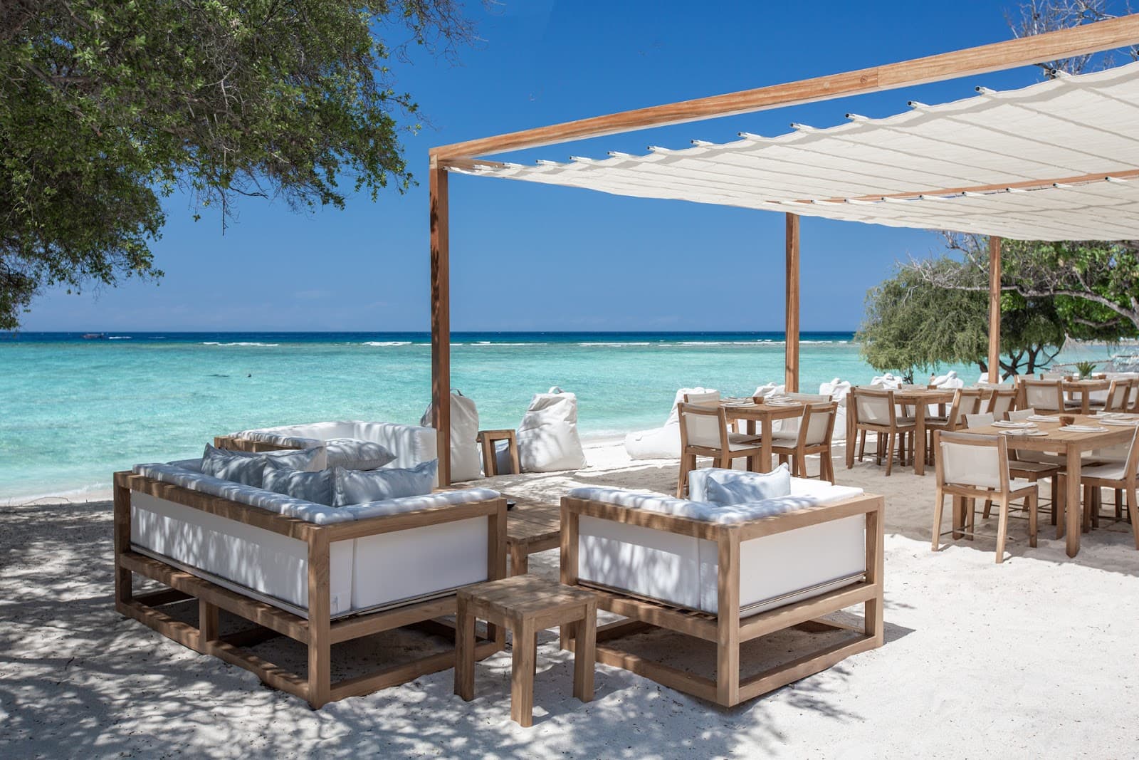 Santi Restaurant & Lounge Bar 3